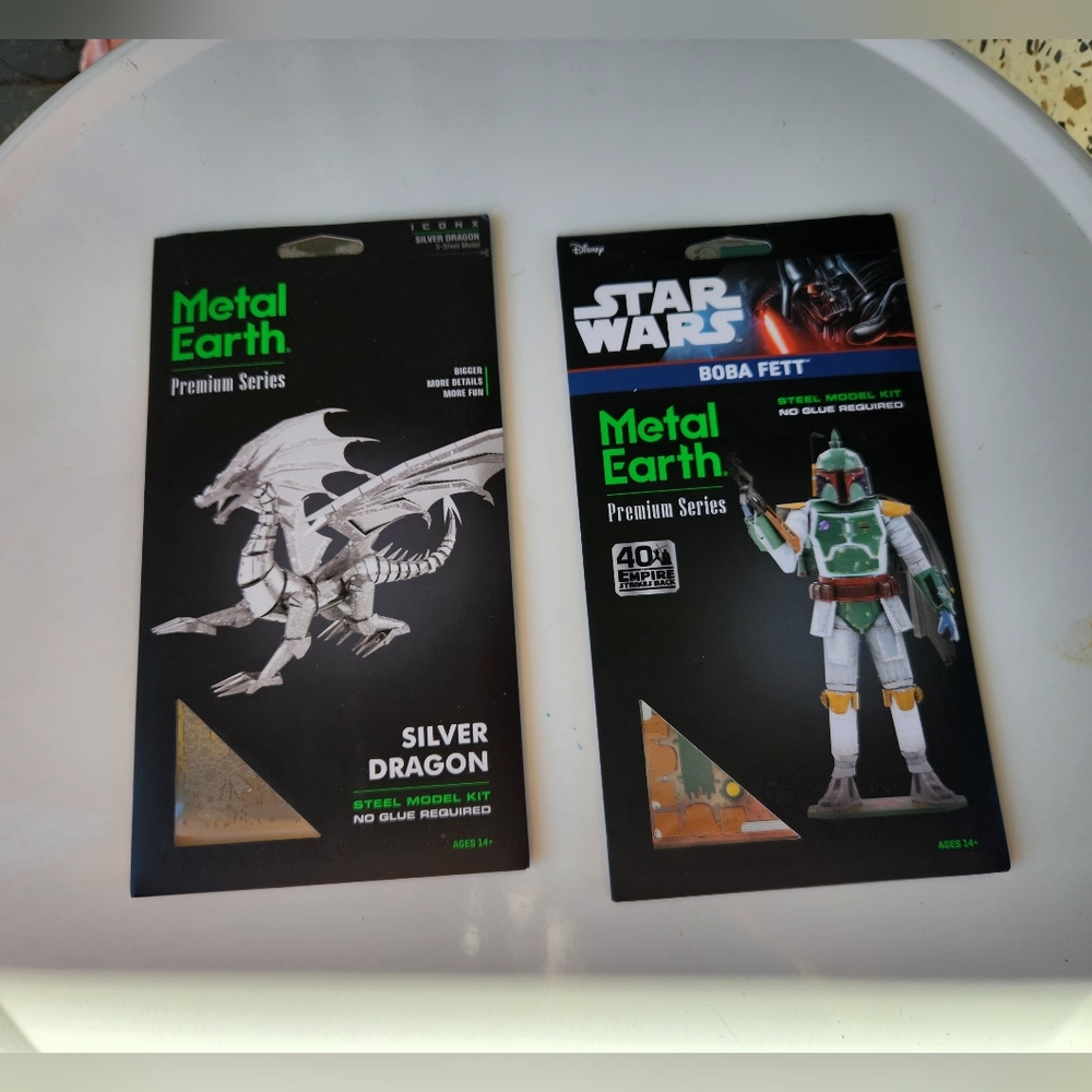 Metal Earth Premium Series steel model kits/Silver Dragon/Boba Fett